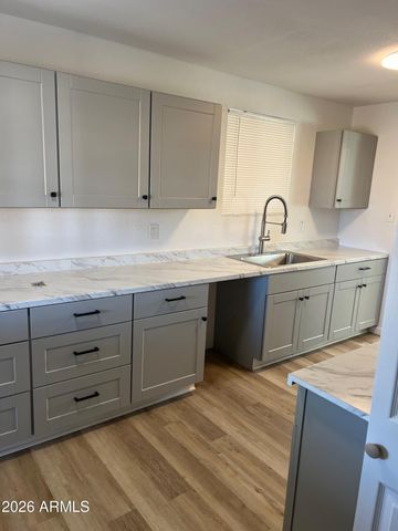 2930 W MCKINLEY Street, Phoenix, AZ 85009