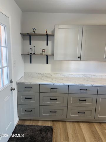 2930 W MCKINLEY Street, Phoenix, AZ 85009