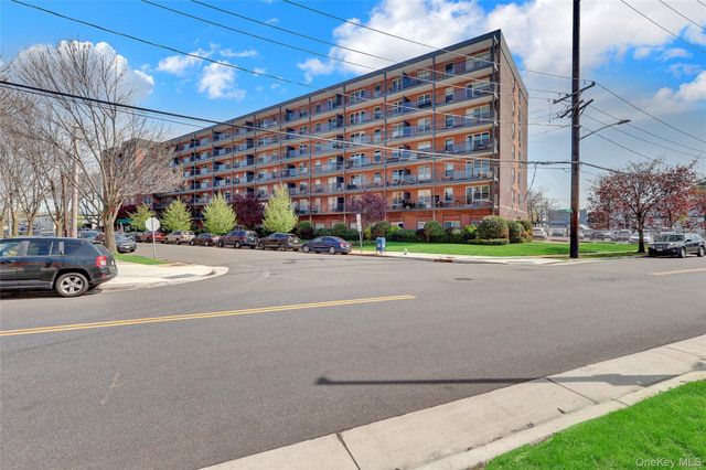 20 Wendell Street 26E, Hempstead, NY 11550