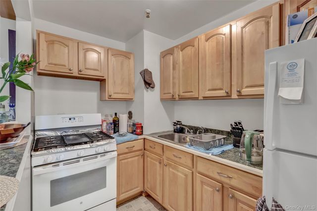 20 Wendell Street 26E, Hempstead, NY 11550