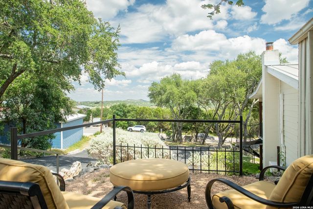 1558 Trail Ridge Dr, Canyon Lake, TX 78133