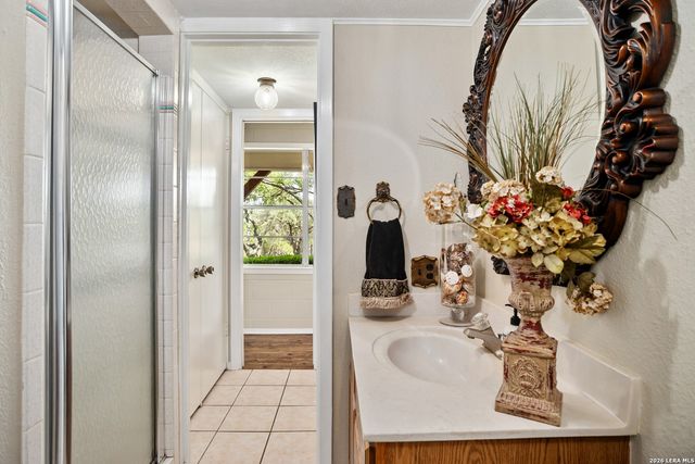 1558 Trail Ridge Dr, Canyon Lake, TX 78133