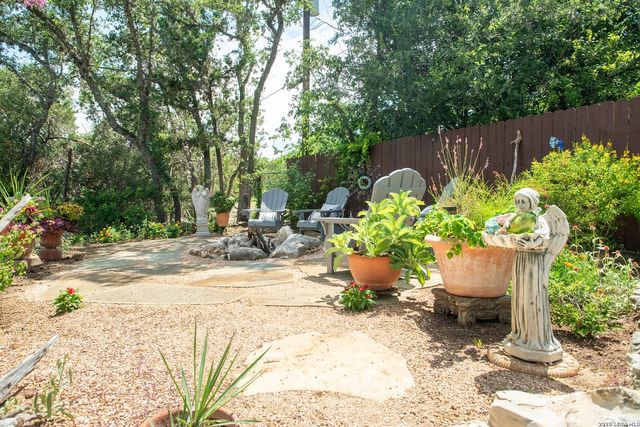 1558 Trail Ridge Dr, Canyon Lake, TX 78133