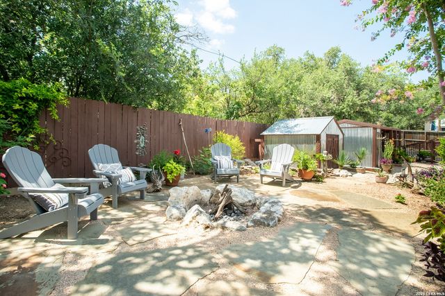 1558 Trail Ridge Dr, Canyon Lake, TX 78133