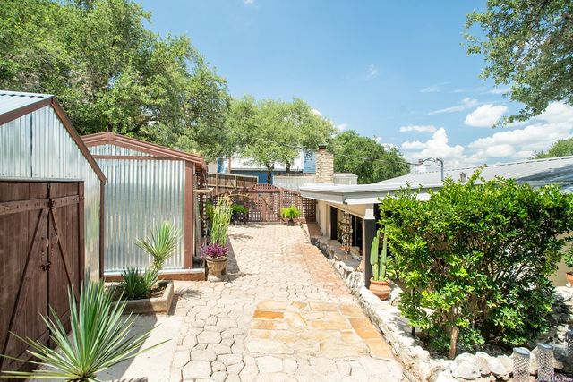 1558 Trail Ridge Dr, Canyon Lake, TX 78133