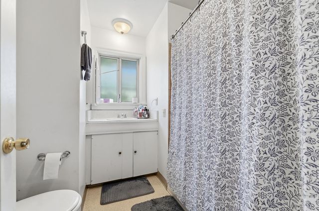 237 Church Ave, Oakdale, CA 95361