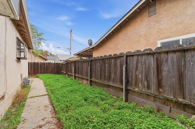 237 Church Ave, Oakdale, CA 95361