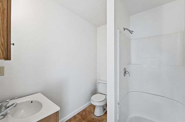 237 Church Ave, Oakdale, CA 95361