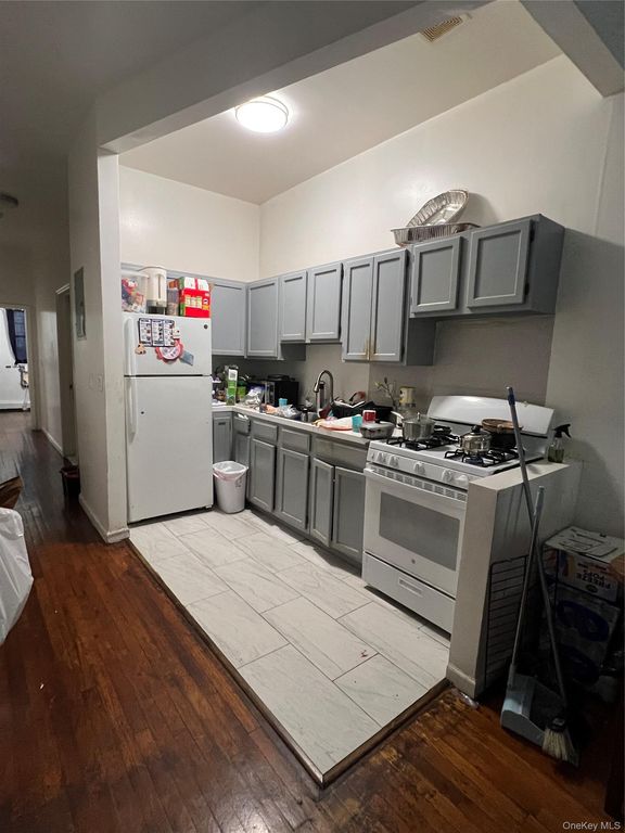 877 Elsmere Place, Bronx, NY 10460 — photo 4