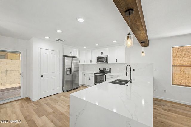 6452 W RUTH Avenue, Glendale, AZ 85302