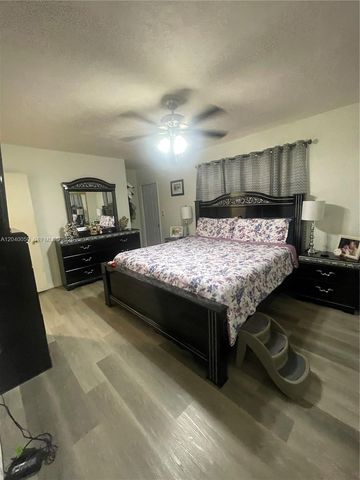 6945 W 2nd Way, Hialeah, FL 33014