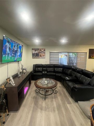 6945 W 2nd Way, Hialeah, FL 33014