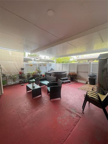 6945 W 2nd Way, Hialeah, FL 33014