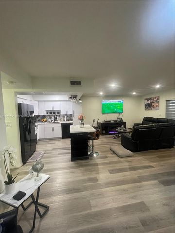 6945 W 2nd Way, Hialeah, FL 33014