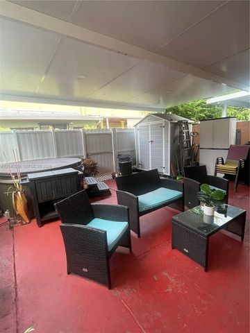 6945 W 2nd Way, Hialeah, FL 33014