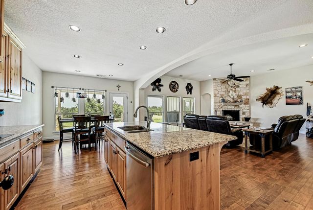 312 FIRST DOWN DASH, Burnet, TX 78611