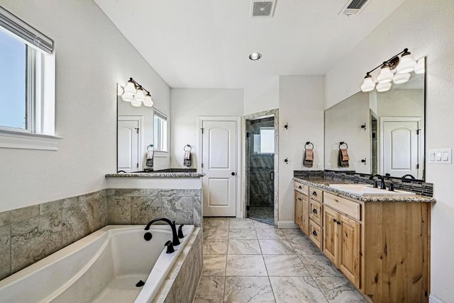 312 FIRST DOWN DASH, Burnet, TX 78611