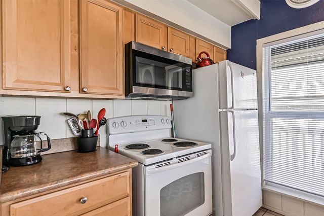 12600 W Ventura Drive, Galveston, TX 77554