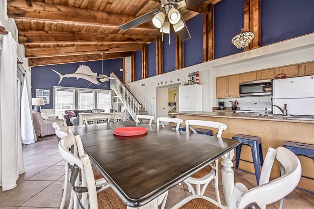 12600 W Ventura Drive, Galveston, TX 77554