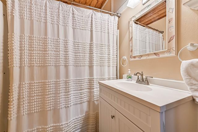 12600 W Ventura Drive, Galveston, TX 77554