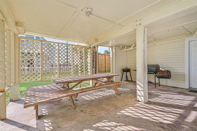 12600 W Ventura Drive, Galveston, TX 77554