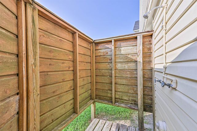12600 W Ventura Drive, Galveston, TX 77554