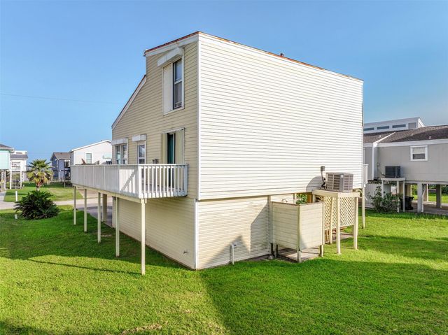 12600 W Ventura Drive, Galveston, TX 77554