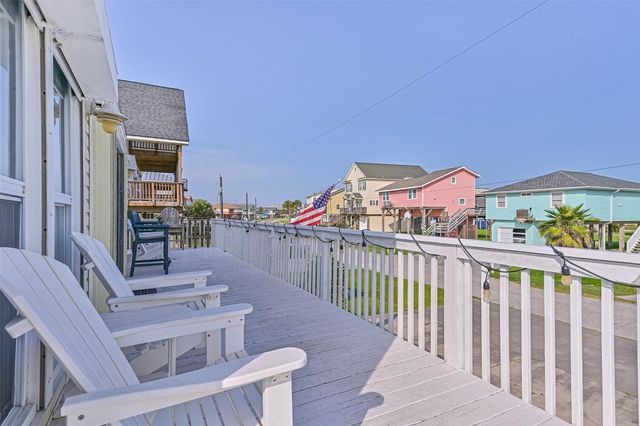 12600 W Ventura Drive, Galveston, TX 77554