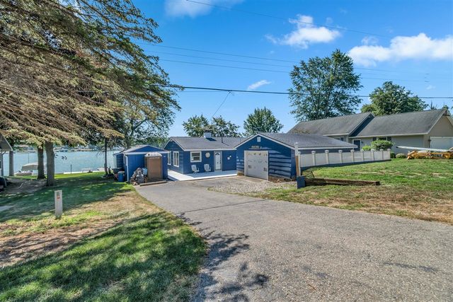 181 Dons Drive, Quincy, MI 49082