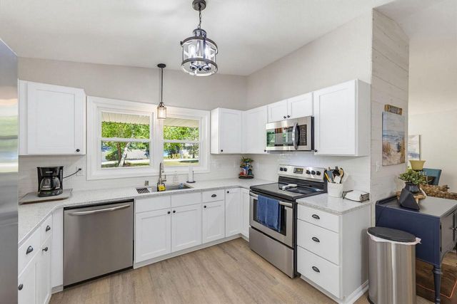 1247 N Breezeland ROAD, Summit, WI 53066