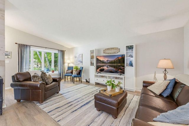 1247 N Breezeland ROAD, Summit, WI 53066