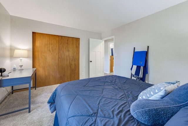 1247 N Breezeland ROAD, Summit, WI 53066