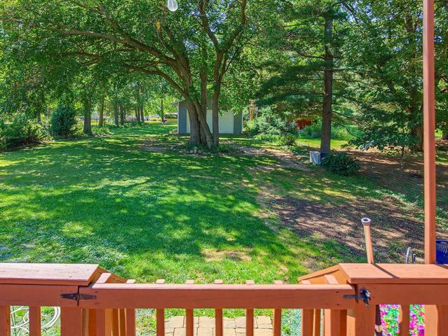 1247 N Breezeland ROAD, Summit, WI 53066