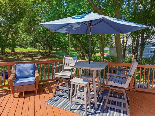 1247 N Breezeland ROAD, Summit, WI 53066