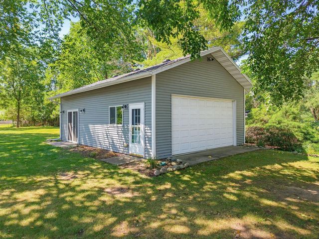 1247 N Breezeland ROAD, Summit, WI 53066