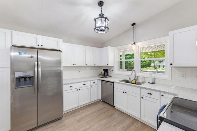 1247 N Breezeland ROAD, Summit, WI 53066