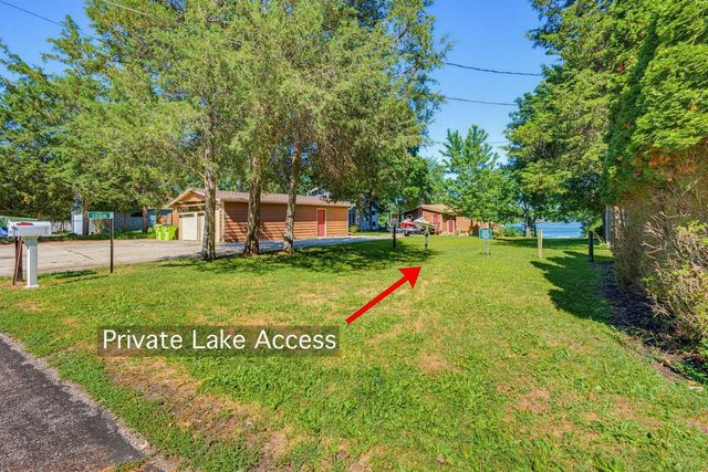 1247 N Breezeland ROAD, Summit, WI 53066