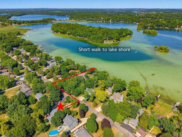 1247 N Breezeland ROAD, Summit, WI 53066