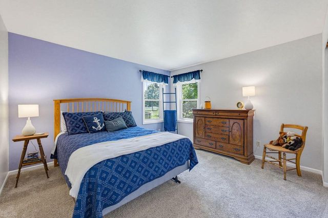 1247 N Breezeland ROAD, Summit, WI 53066