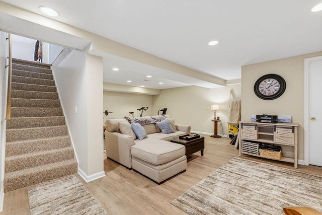 1247 N Breezeland ROAD, Summit, WI 53066