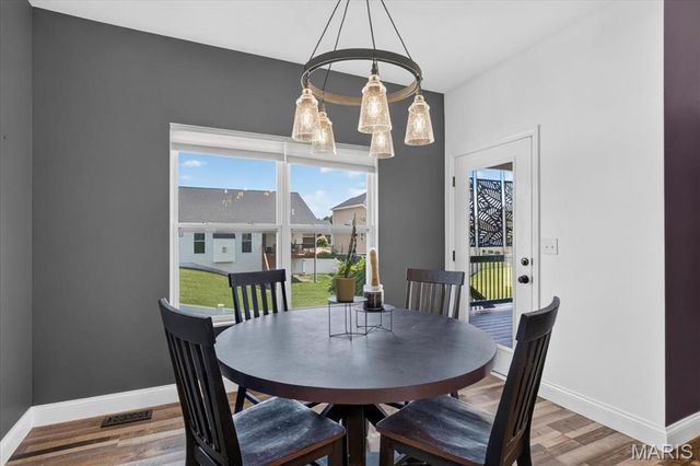 204 Meridian Oaks Drive, Glen Carbon, IL 62034