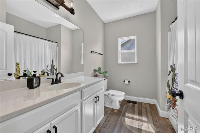 204 Meridian Oaks Drive, Glen Carbon, IL 62034