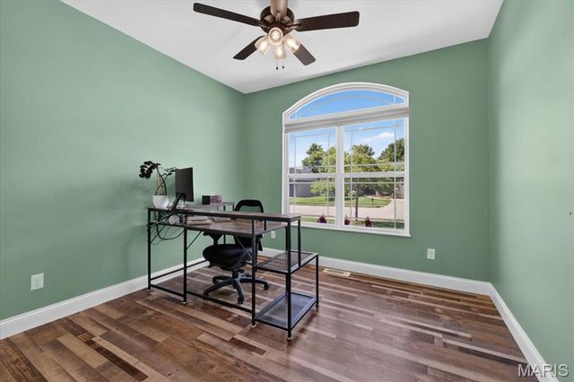 204 Meridian Oaks Drive, Glen Carbon, IL 62034