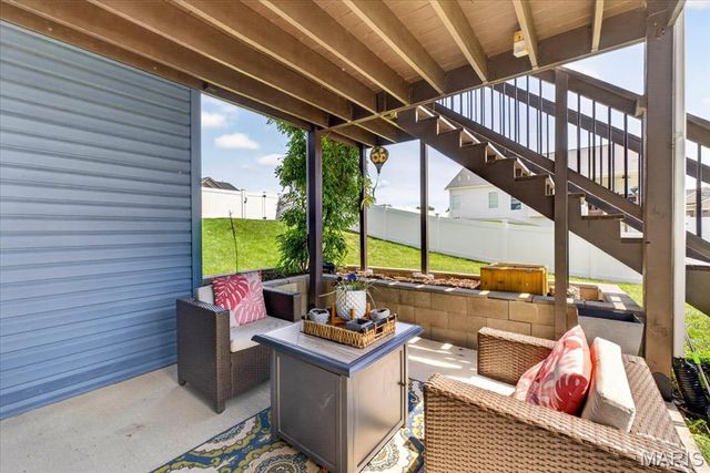 204 Meridian Oaks Drive, Glen Carbon, IL 62034