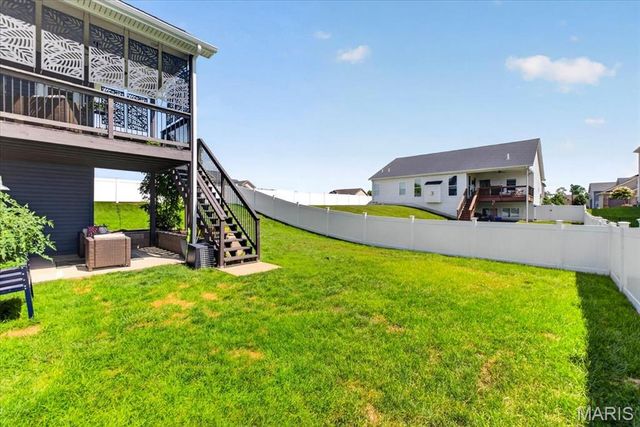 204 Meridian Oaks Drive, Glen Carbon, IL 62034