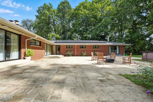 508 Southeast Spring Avenue, Wise, VA 24293