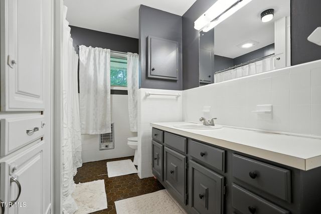 508 Southeast Spring Avenue, Wise, VA 24293