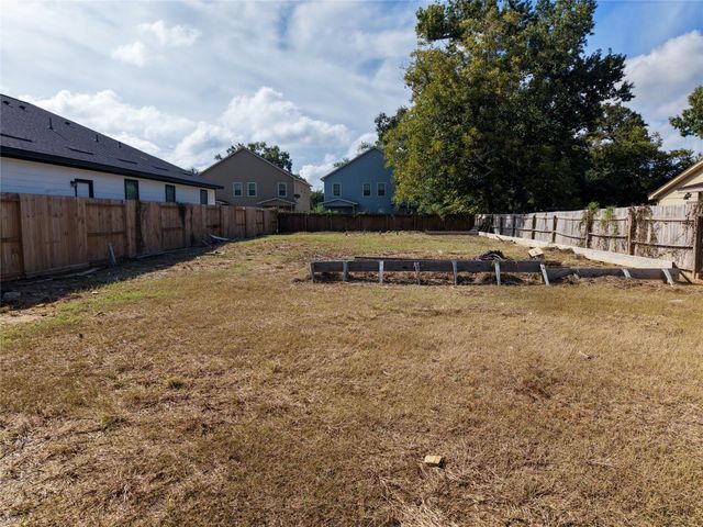 8214 Locksley Road, Houston, TX 77078