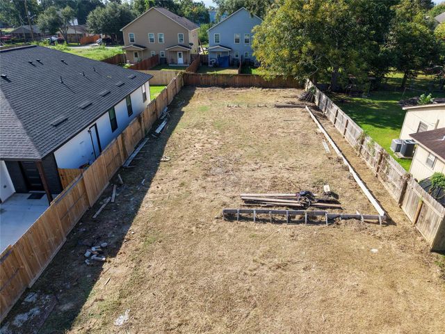 8214 Locksley Road, Houston, TX 77078