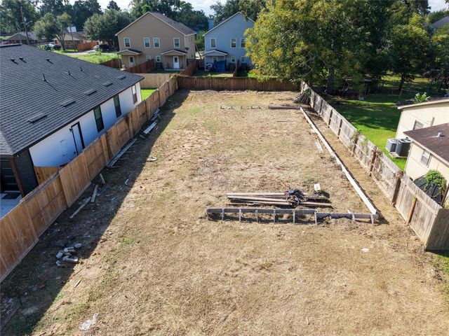 8214 Locksley Road, Houston, TX 77078
